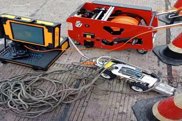 德安CCTV管道检测机器人